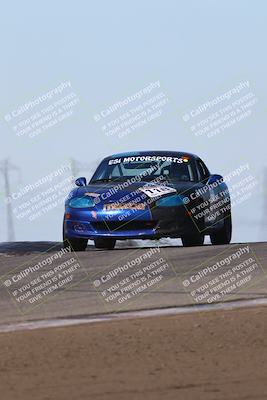 media/Oct-26-2025-CalClub SCCA (Sun) [[8ce1e69566]]/Group 5/Grapevine/